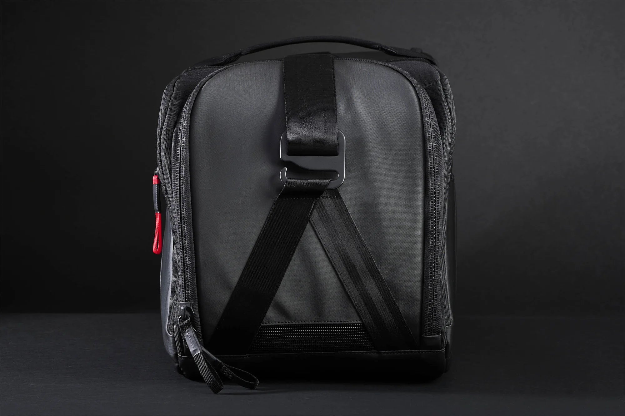 The LVRY CRRY Gear Bag from LVRY showing the alternate side.